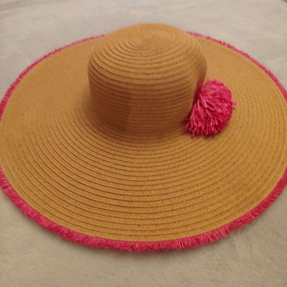 Nine West large floppy straw sun hat with pink straw flower and trim